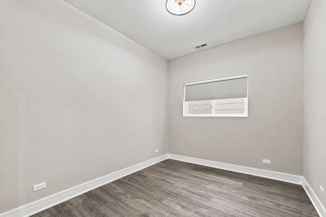 4053 S Prairie Avenue, Chicago, IL 60653