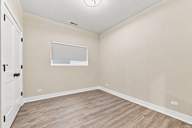 4053 S Prairie Avenue, Chicago, IL 60653