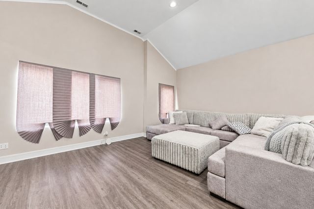 4053 S Prairie Avenue, Chicago, IL 60653
