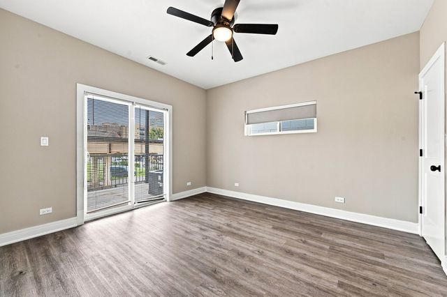 4053 S Prairie Avenue, Chicago, IL 60653