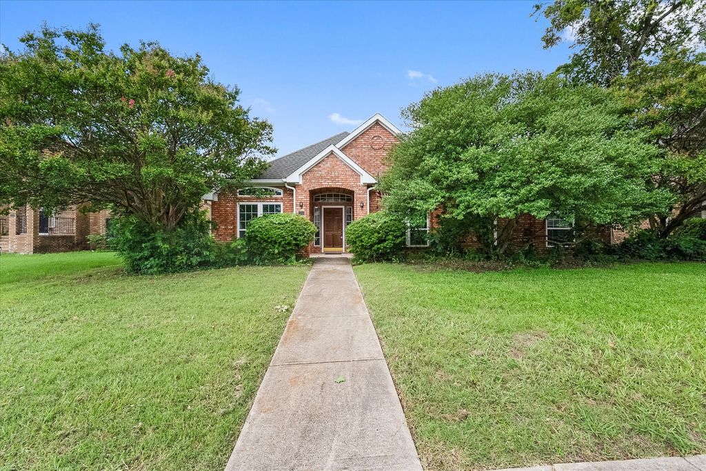 812 FALL Drive, Allen, TX 75002