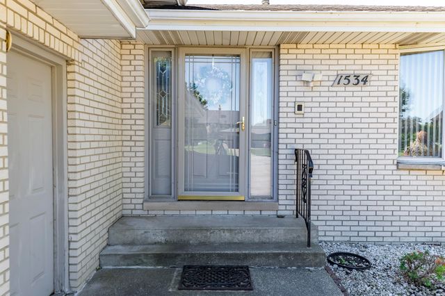 1534 Poplar Lane, Munster, IN 46321