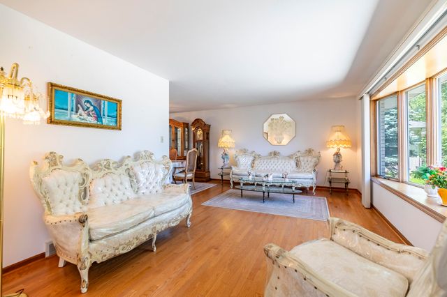 1534 Poplar Lane, Munster, IN 46321