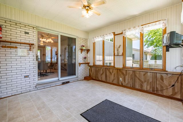1534 Poplar Lane, Munster, IN 46321