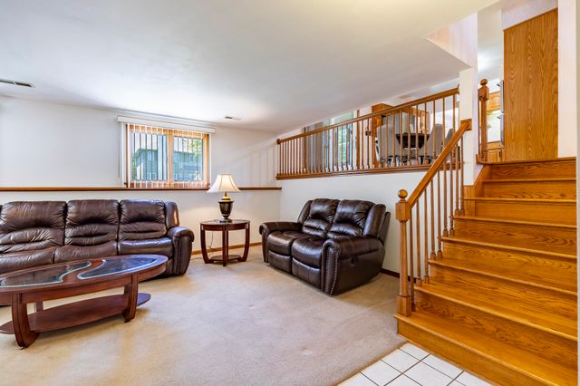 1534 Poplar Lane, Munster, IN 46321