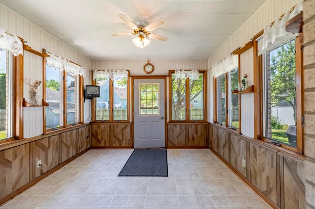 1534 Poplar Lane, Munster, IN 46321