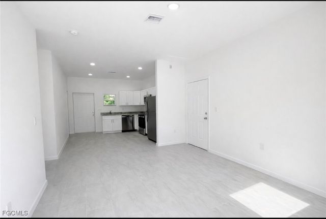 3121 24th ST SW, Lehigh Acres, FL 33976