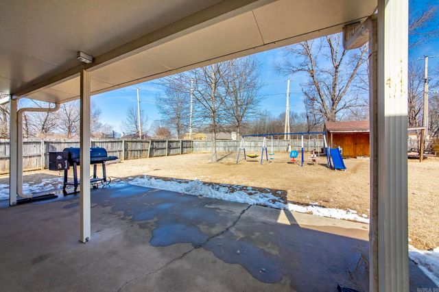 6 Crestwood Drive, Cabot, AR 72023