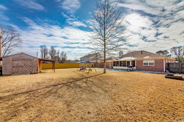 6 Crestwood Drive, Cabot, AR 72023