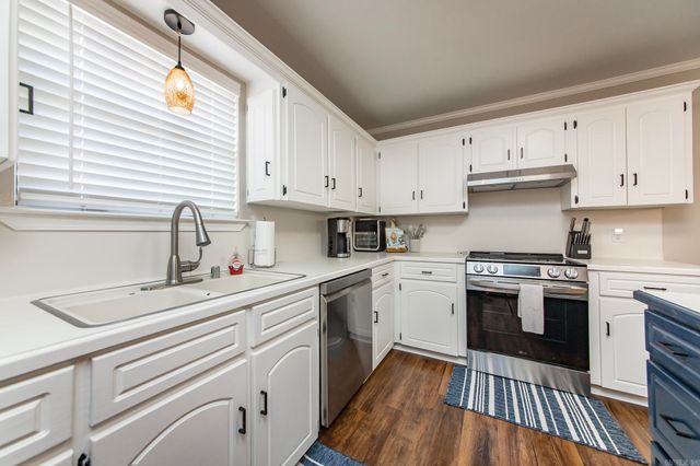 6 Crestwood Drive, Cabot, AR 72023