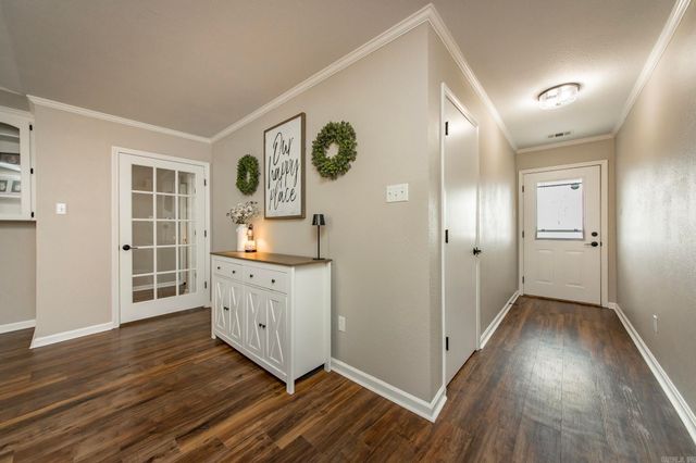 6 Crestwood Drive, Cabot, AR 72023