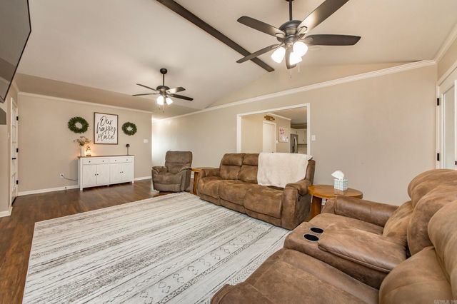 6 Crestwood Drive, Cabot, AR 72023