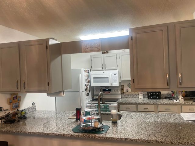 35815 Hunter Avenue, Westland, MI 48185
