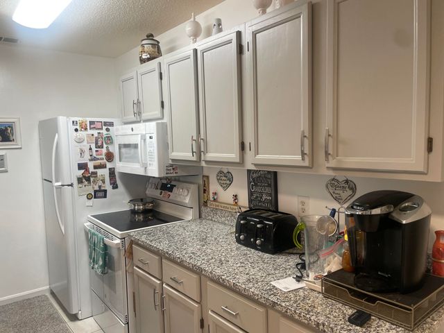 35815 Hunter Avenue, Westland, MI 48185