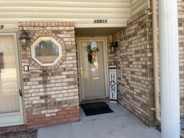 35815 Hunter Avenue, Westland, MI 48185