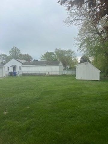 44 Maebeth St, Springfield, MA 01119