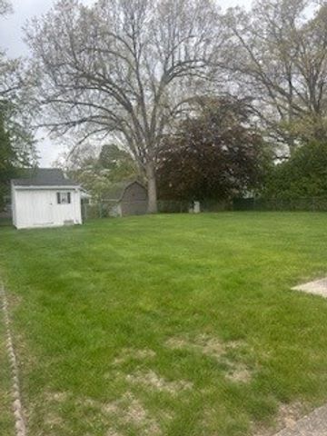 44 Maebeth St, Springfield, MA 01119