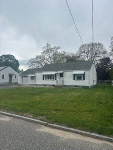 44 Maebeth St, Springfield, MA 01119