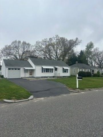 44 Maebeth St, Springfield, MA 01119