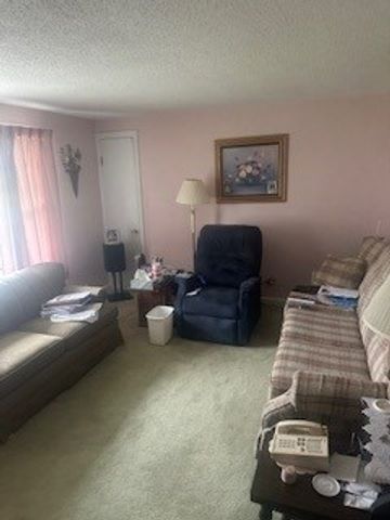 44 Maebeth St, Springfield, MA 01119