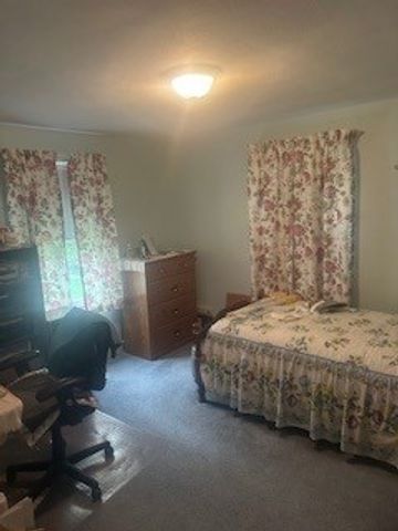 44 Maebeth St, Springfield, MA 01119