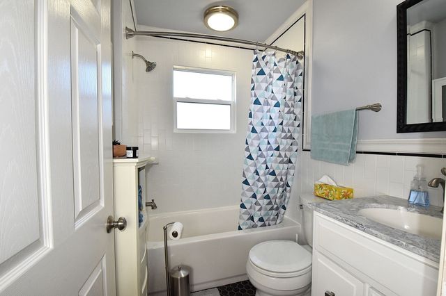 21 Elm St, Grafton, MA 01536