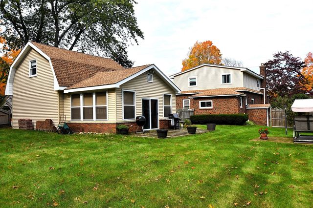 21 Elm St, Grafton, MA 01536