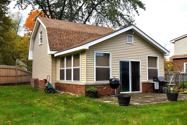 21 Elm St, Grafton, MA 01536