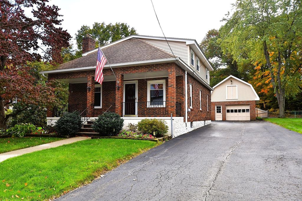 21 Elm St, Grafton, MA 01536