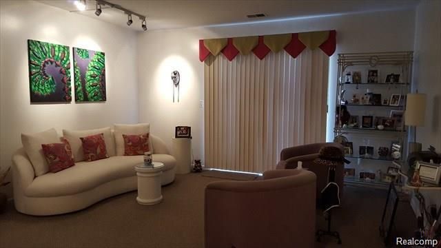 16160 Clarkson Drive, Fraser, MI 48026