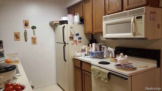 16160 Clarkson Drive, Fraser, MI 48026