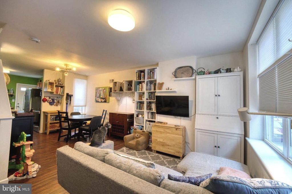 2049 N PALETHORP ST, PHILADELPHIA, PA 19122 — photo 3