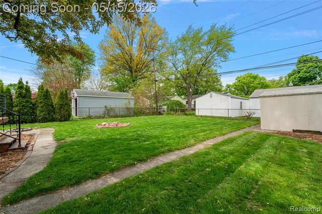 1411 Amelia Avenue, Royal Oak, MI 48073