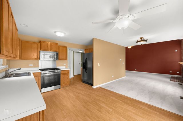 2041 Clarewood Lane 2041, Mundelein, IL 60060