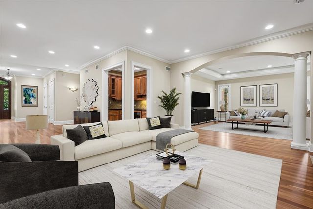 580 Greenwood Road, Northbrook, IL 60062