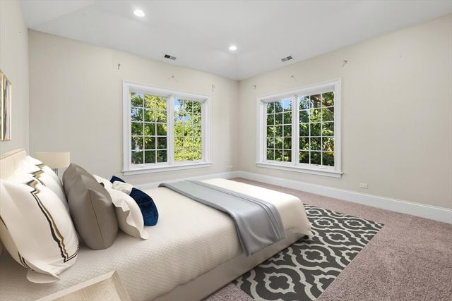 580 Greenwood Road, Northbrook, IL 60062