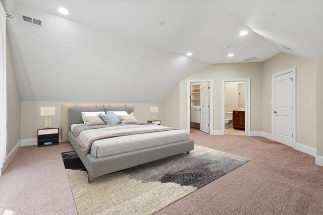 580 Greenwood Road, Northbrook, IL 60062