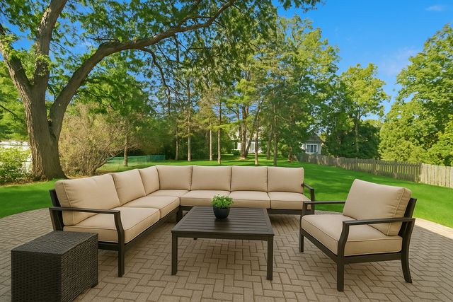 580 Greenwood Road, Northbrook, IL 60062