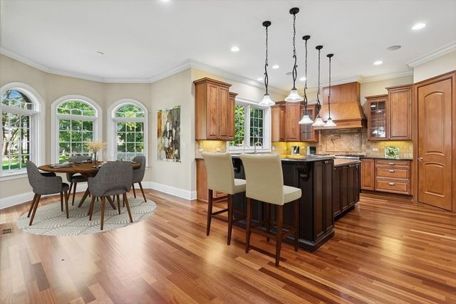 580 Greenwood Road, Northbrook, IL 60062