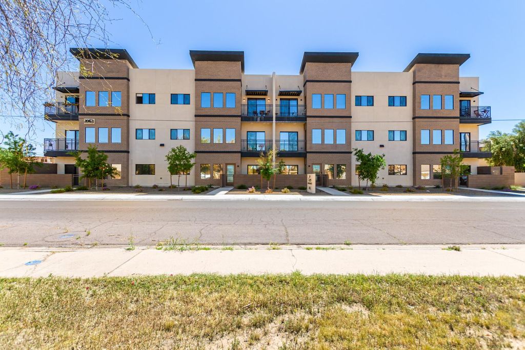 2063 E Lemon Street 3004, Tempe, AZ 85281