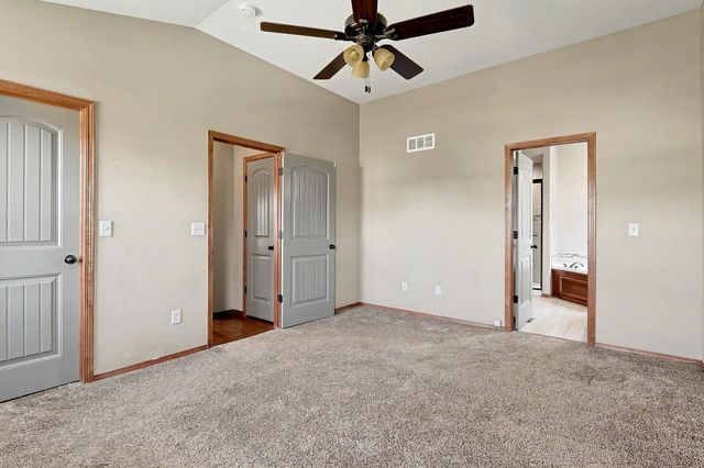 1213 N Lake Ridge Dr, Derby, KS 67037