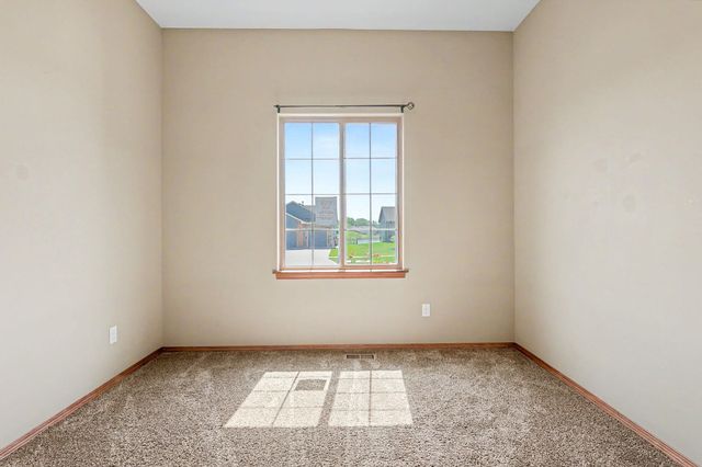 1213 N Lake Ridge Dr, Derby, KS 67037