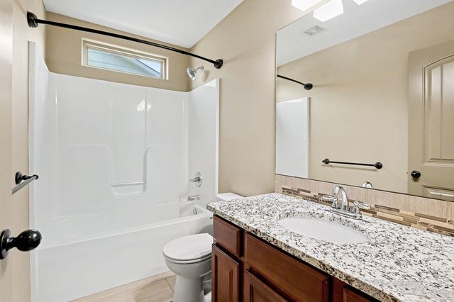 1213 N Lake Ridge Dr, Derby, KS 67037