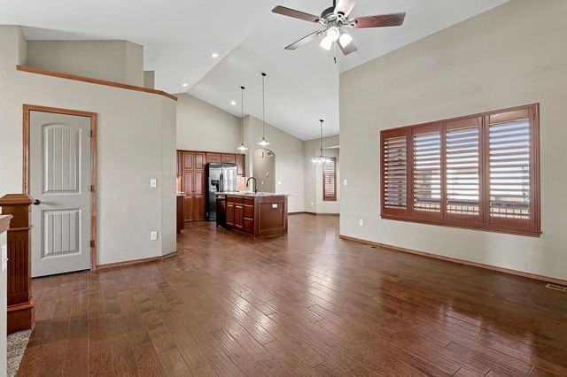 1213 N Lake Ridge Dr, Derby, KS 67037