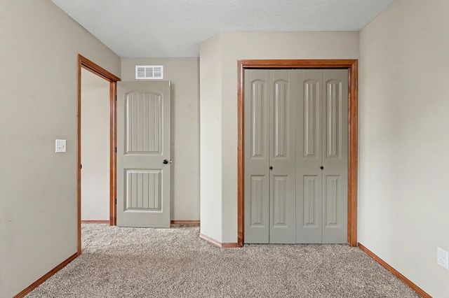 1213 N Lake Ridge Dr, Derby, KS 67037