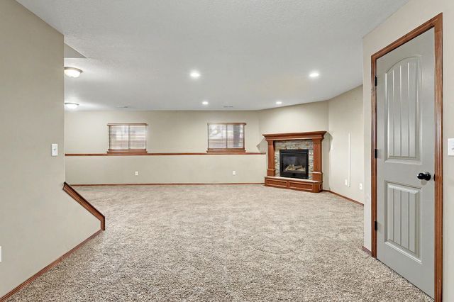 1213 N Lake Ridge Dr, Derby, KS 67037