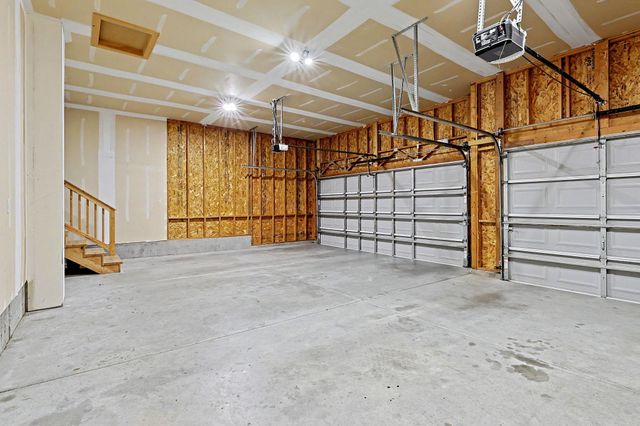 1213 N Lake Ridge Dr, Derby, KS 67037