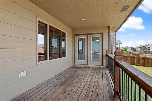1213 N Lake Ridge Dr, Derby, KS 67037