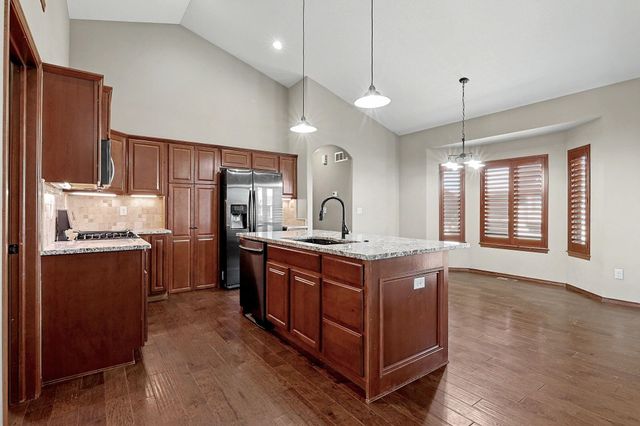 1213 N Lake Ridge Dr, Derby, KS 67037