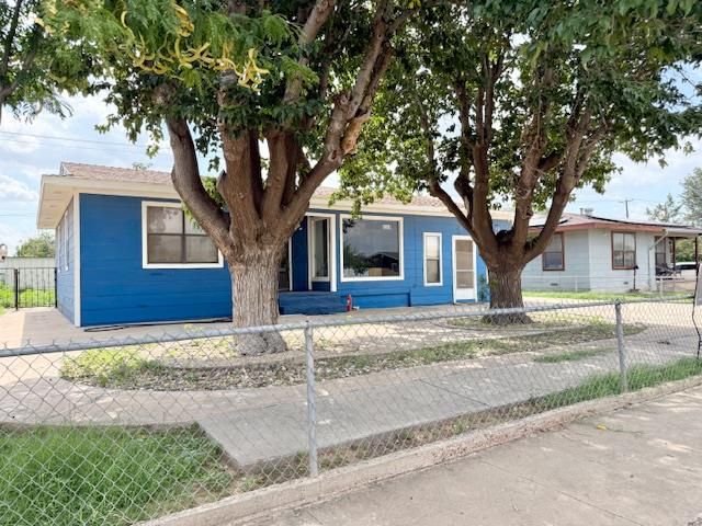 1510 S Fort Worth, Midland, TX 79701